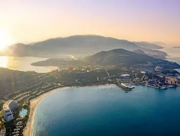 18 Vinpearl's resorts and hotels won TripAdvisor's Awards